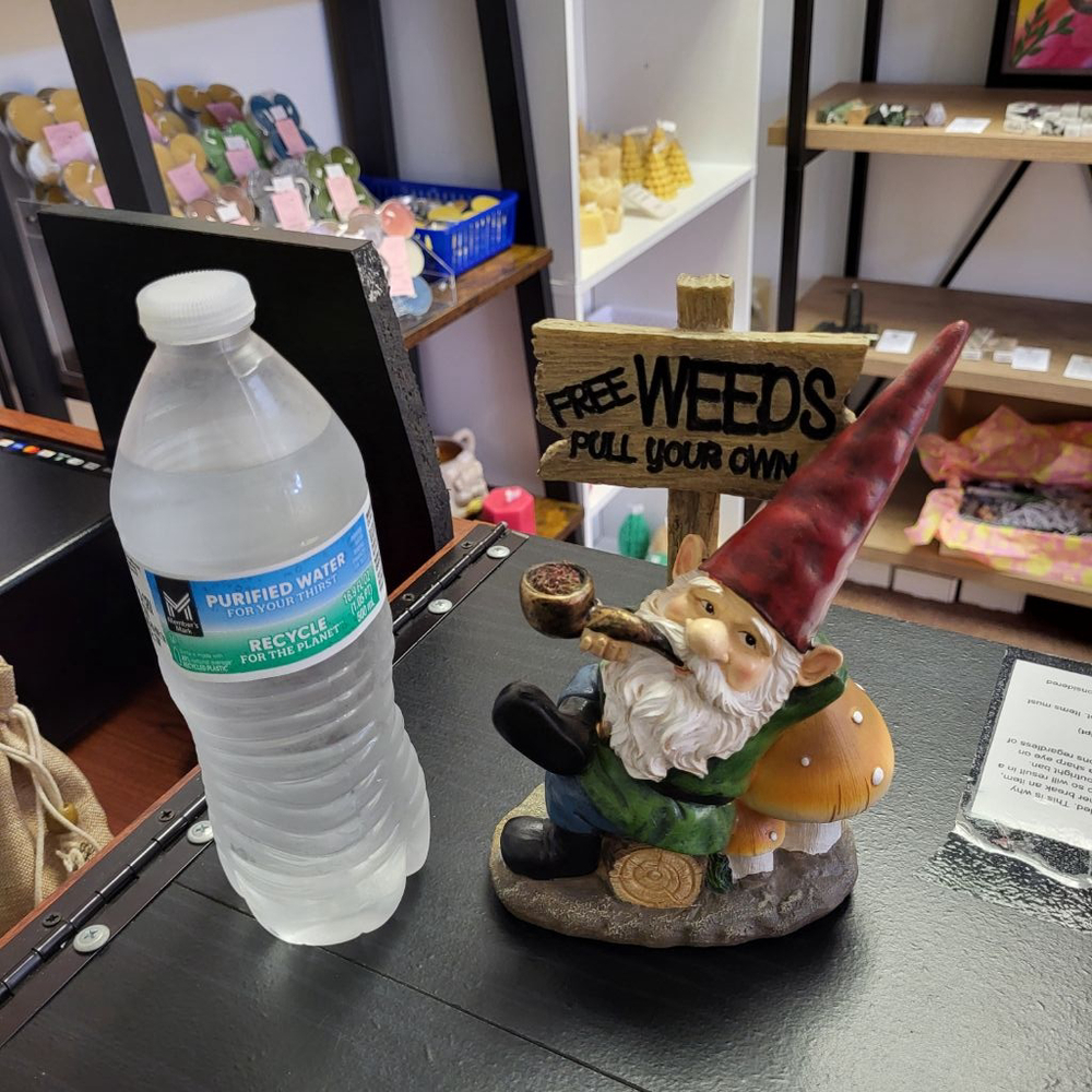 Free weeds gnome - pacific trading collector gnome with original box